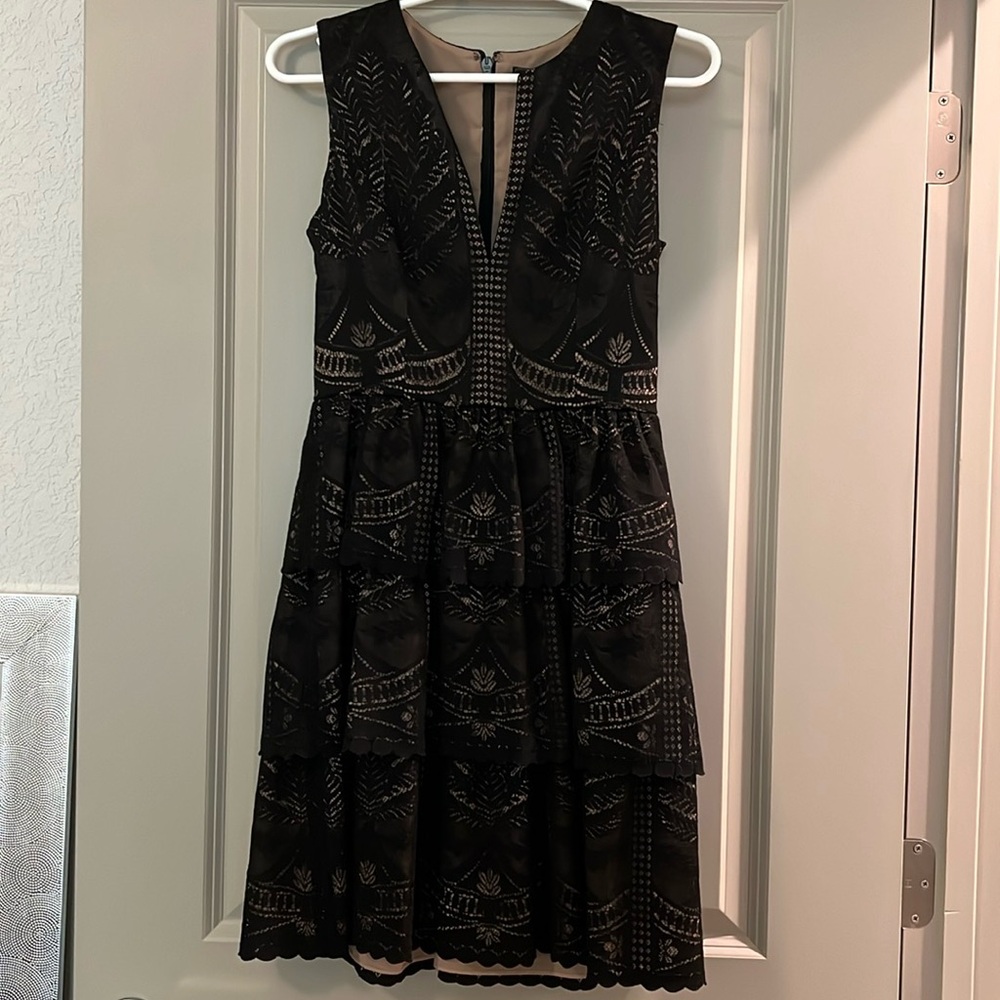 BCBGMAXAZRIA Tiered Eyelet Lace Mini Little Black Dress Size 4